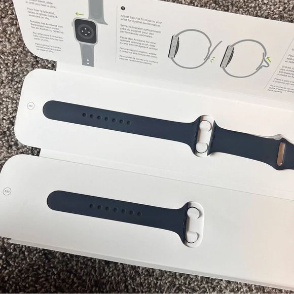 Apple Watch Midnight Sport Band 45mm - Picture 3 of 5